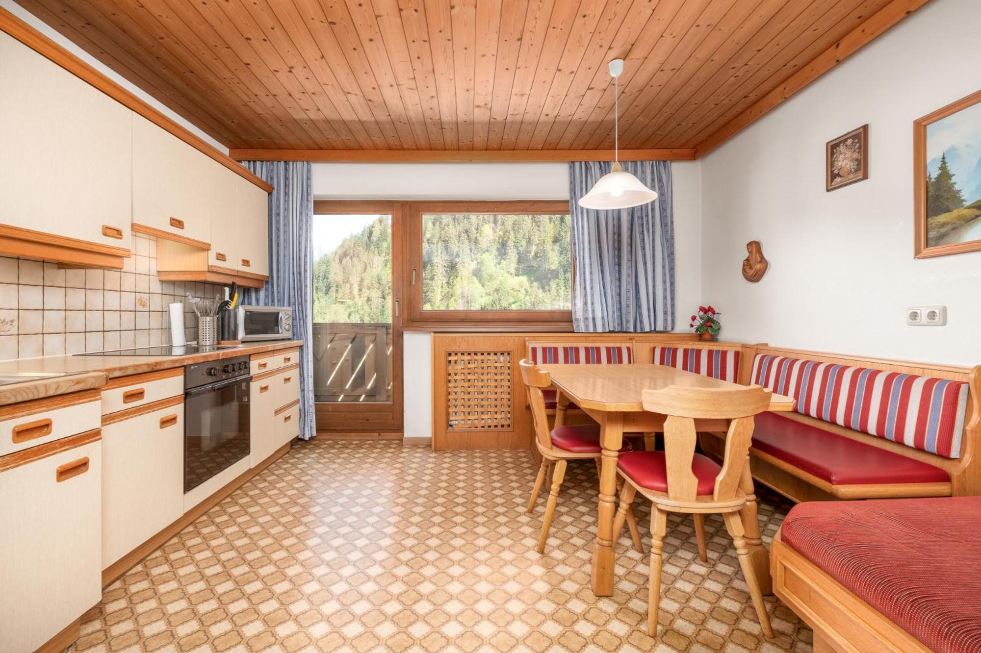 Haus Tuxerklamm Apartment Mayrhofen Room photo