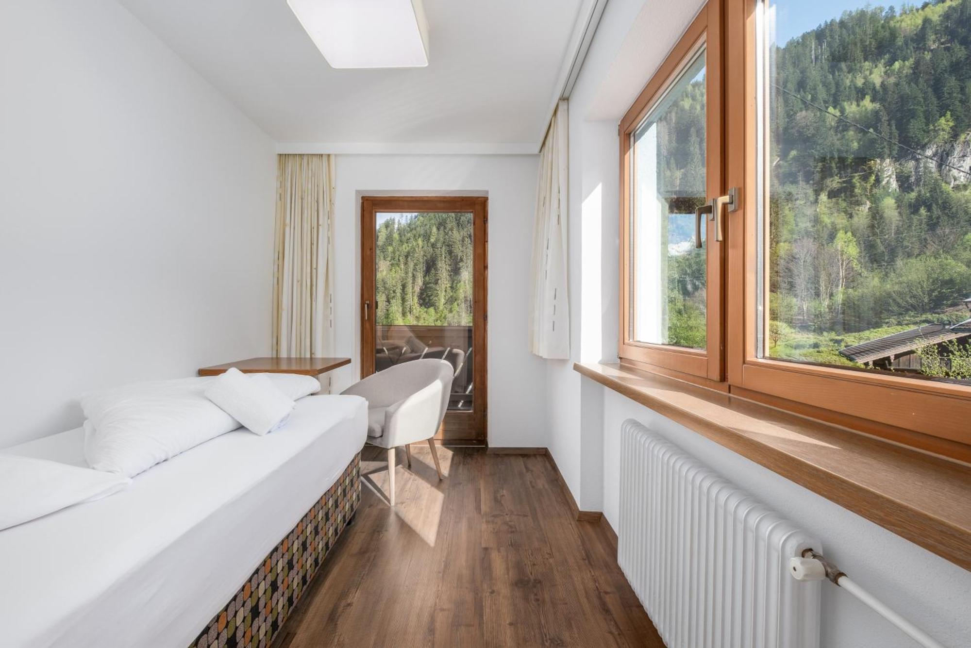 Haus Tuxerklamm Apartment Mayrhofen Exterior photo